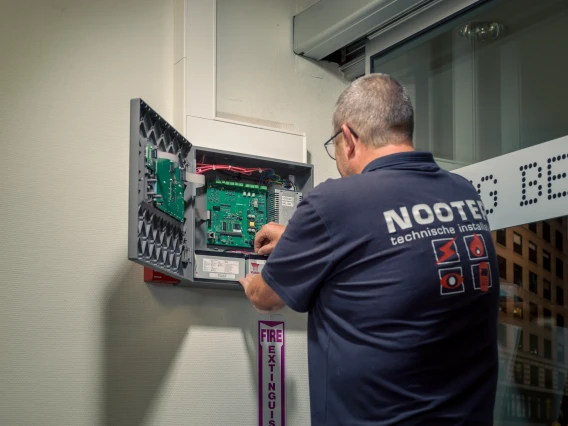 Volledig in beveiligingstechniek